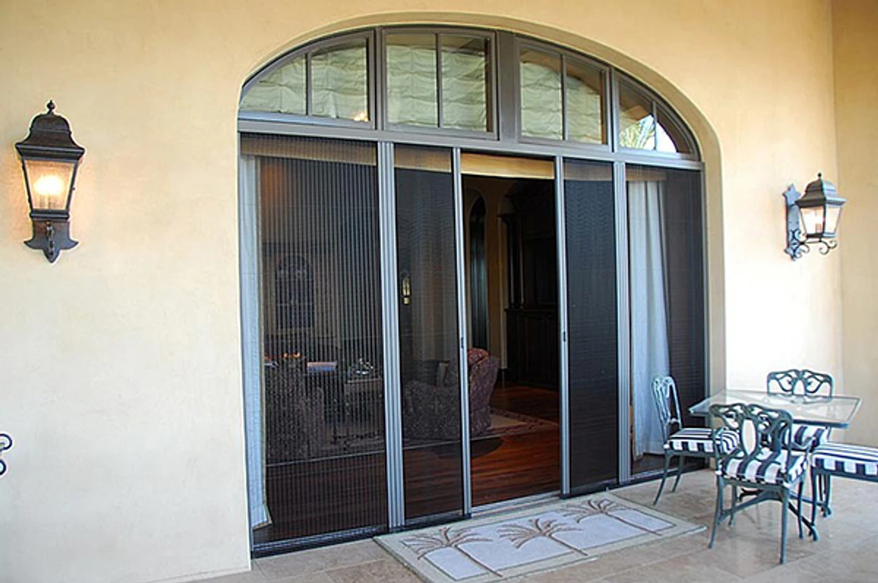 Sheer Classic 3-Panel Retractable Screen 4 Sheer Classic 3-Panel Retractable Screen - Image 2